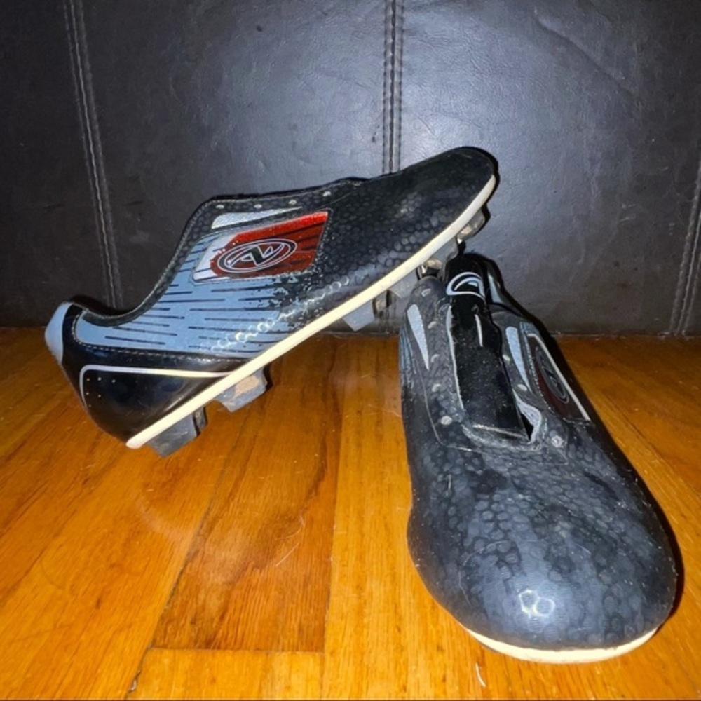 Athletic works soccer cleats - Picture 4 of 8
